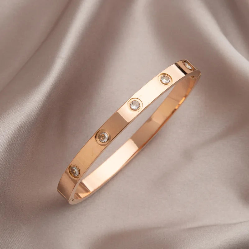 Elegant Gold-Plated Stainless Steel Stacking Bracelet – Women’s Fashion Jewelry