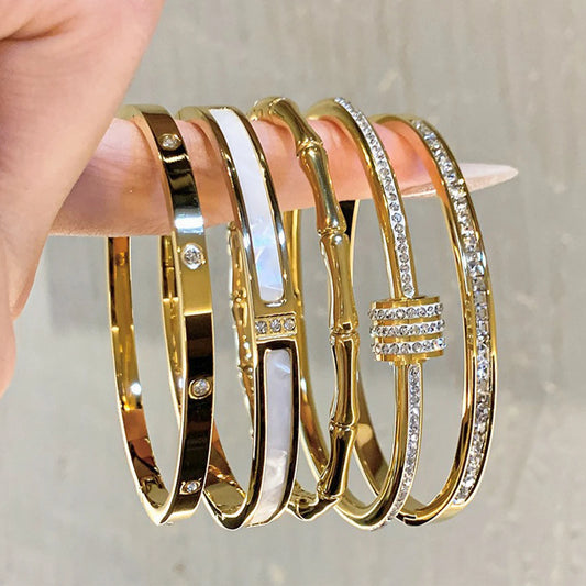 Luxury Gold Bangle – Timeless Elegance