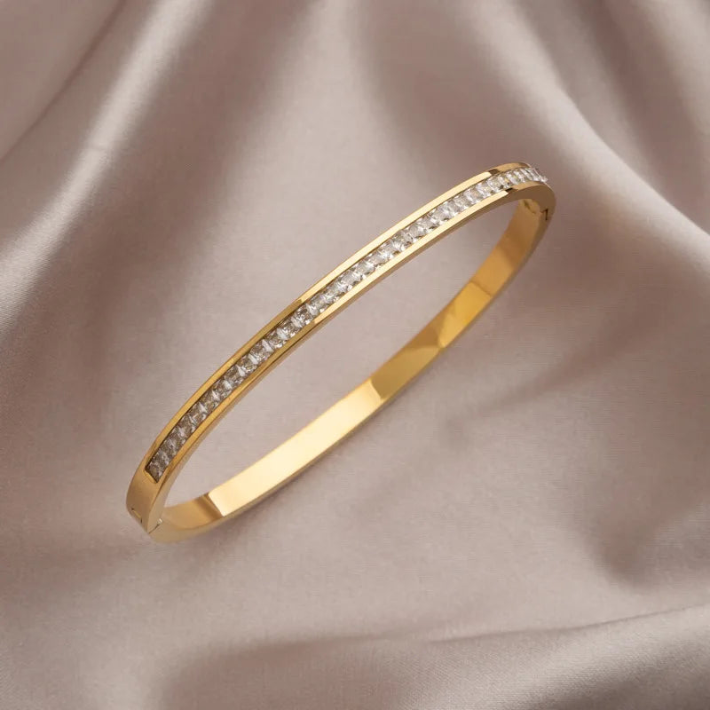 Elegant Gold-Plated Stainless Steel Stacking Bracelet – Women’s Fashion Jewelry
