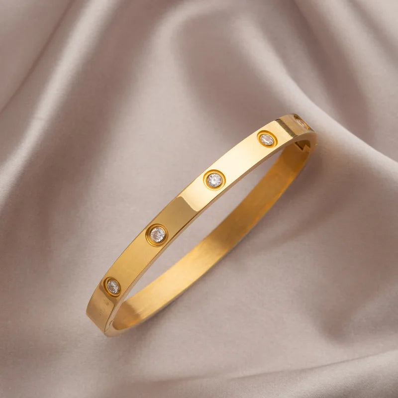 Elegant Gold-Plated Stainless Steel Stacking Bracelet – Women’s Fashion Jewelry