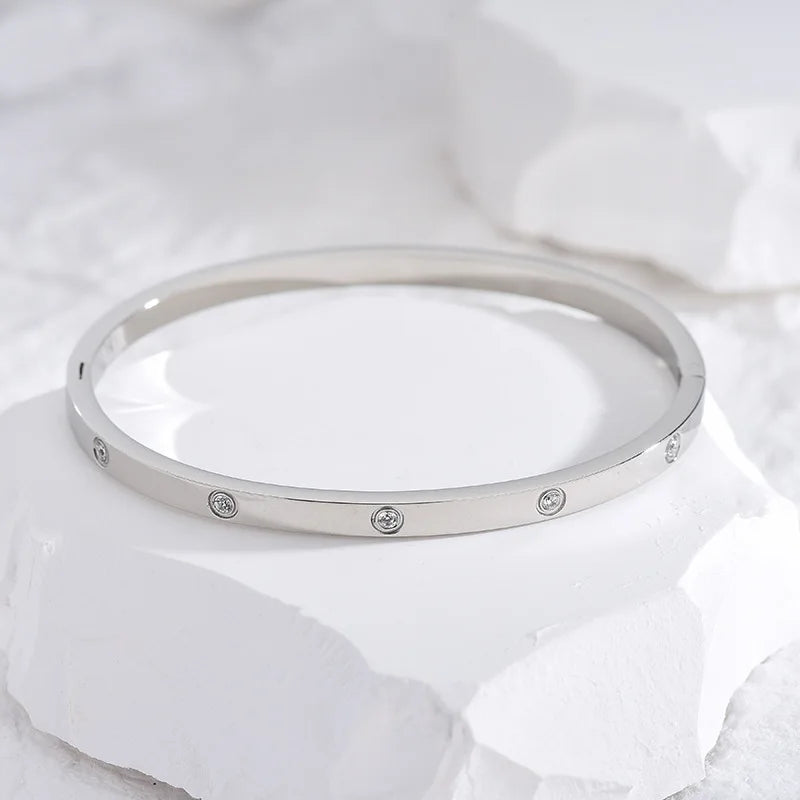 Elegant Gold-Plated Stainless Steel Stacking Bracelet – Women’s Fashion Jewelry