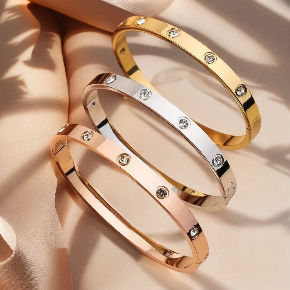 Elegant Gold-Plated Stainless Steel Stacking Bracelet – Women’s Fashion Jewelry