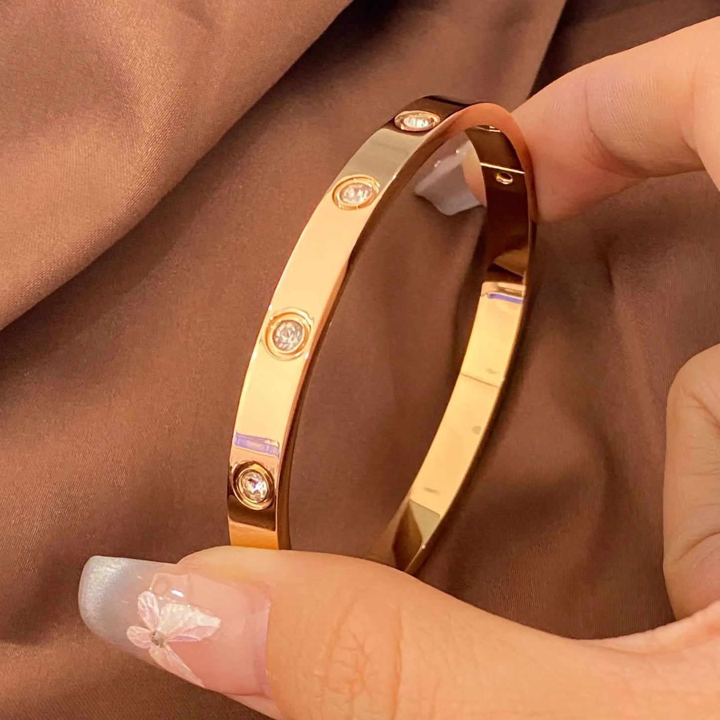Elegant Gold-Plated Stainless Steel Stacking Bracelet – Women’s Fashion Jewelry